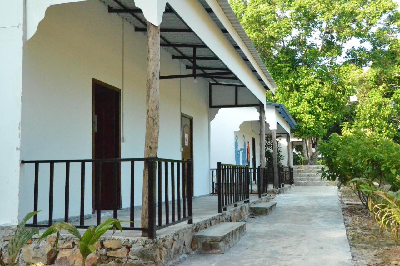 Fat Monkey Hostel Kaoh Touch Luaran gambar
