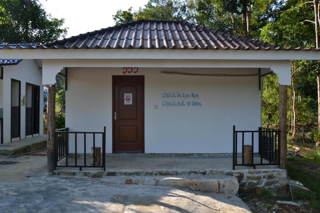 Fat Monkey Hostel Kaoh Touch Luaran gambar